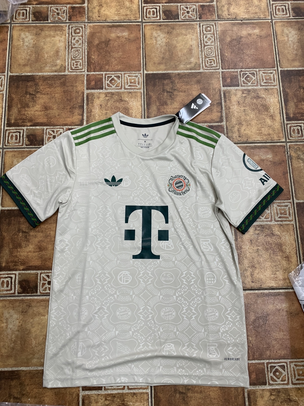 Adidas Originals Bayern Munich 2025/26 Oktoberfest Jersey Size M